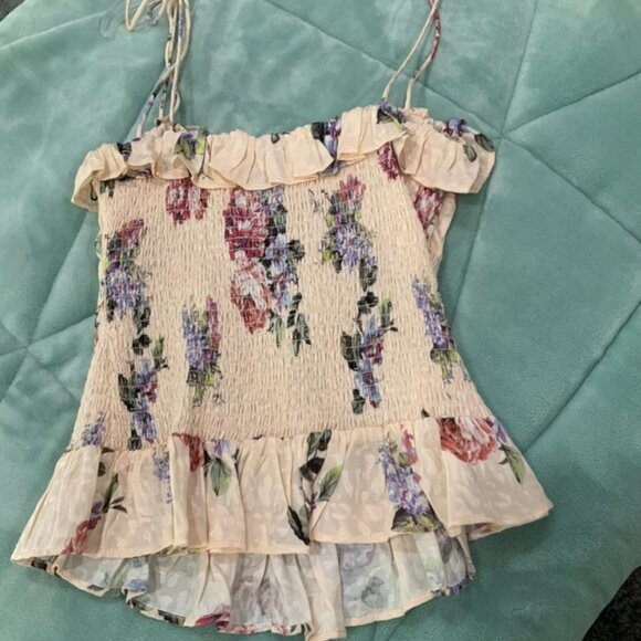 LPA Size Small - Ariel Print top - great condition - Picture 4 of 6